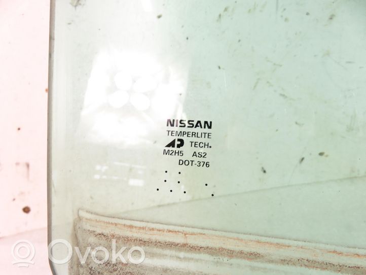 Nissan Quest priekšējo durvju stikls (četrdurvju mašīnai) 