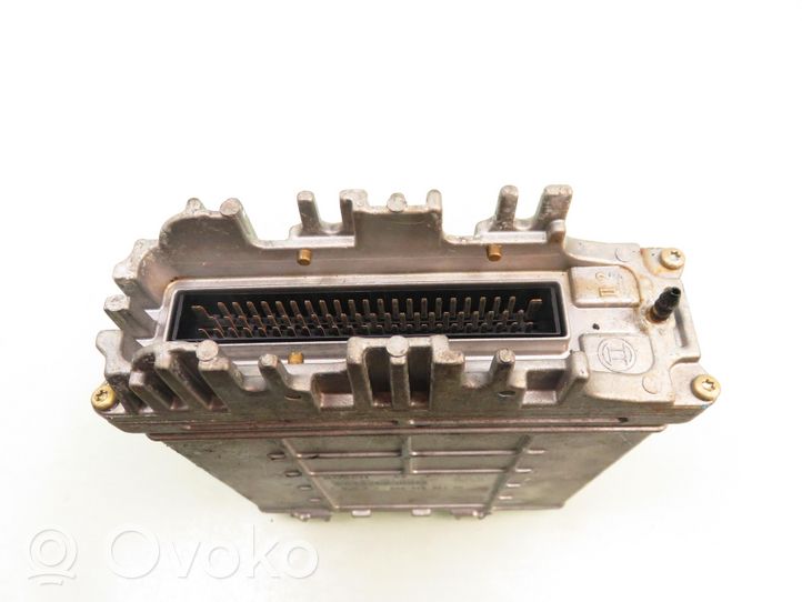 Audi A4 S4 B5 8D Variklio valdymo blokas 0281001657