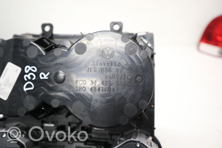 Volkswagen Touareg I Rivestimento laterale della consolle centrale anteriore 7L6858602