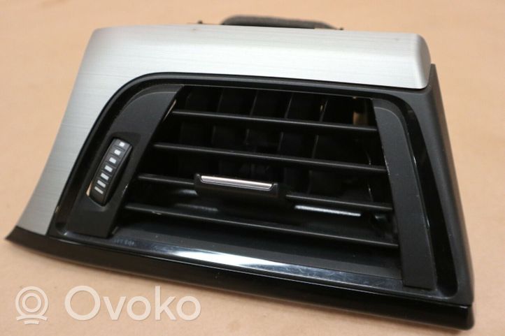 BMW 4 F32 F33 Copertura griglia di ventilazione laterale cruscotto 9231995