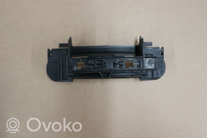 Audi A3 S3 A3 Sportback 8P Klamka/wspornik zewnętrzny drzwi przednich 4B0839885