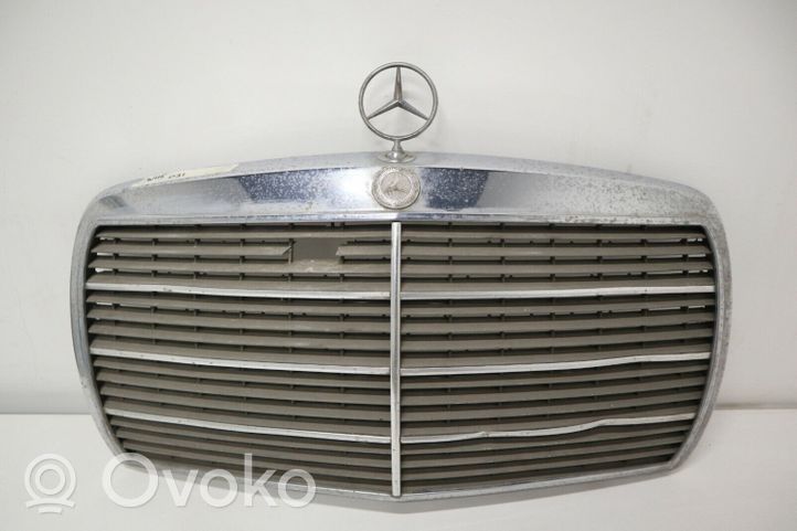 Mercedes-Benz COMPAKT W115 Grille de calandre avant 