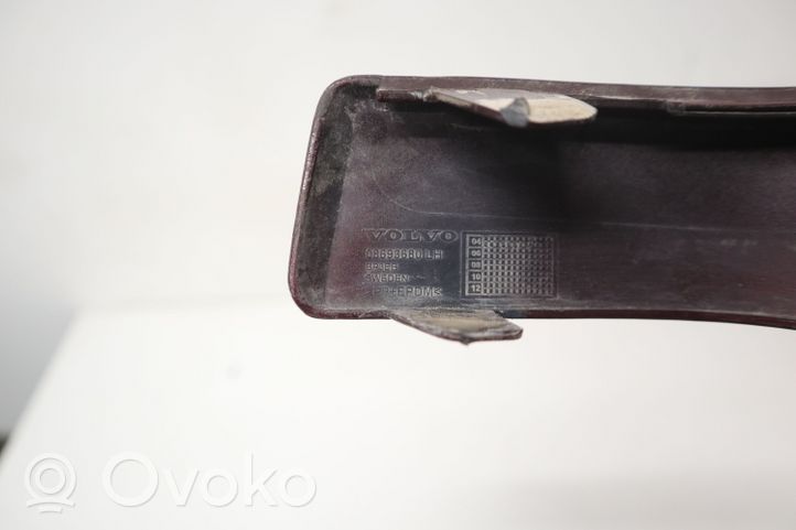 Volvo V70 Takapuskurin koristemuotolista 08693680