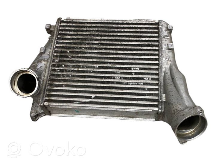 Porsche Cayenne (92A) Chłodnica powietrza doładowującego / Intercooler 7L5145803C