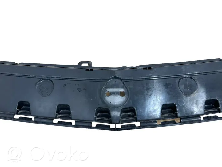 Mercedes-Benz A W176 Support de montage de pare-chocs avant A1768851265