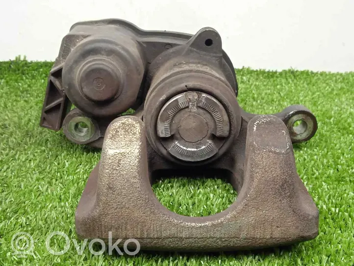 Nissan X-Trail T32 Brake caliper pad carrier rear 