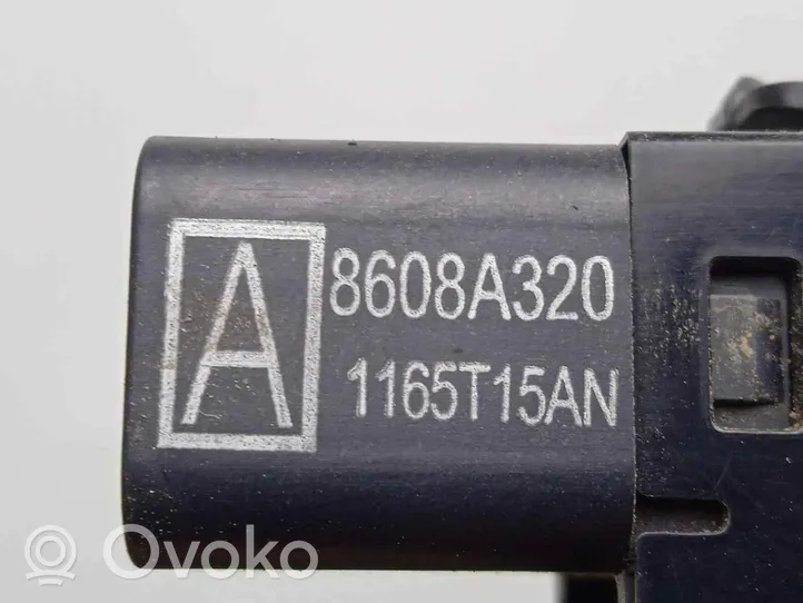 Mitsubishi L200 Interruptor del elevalunas eléctrico 8608A320