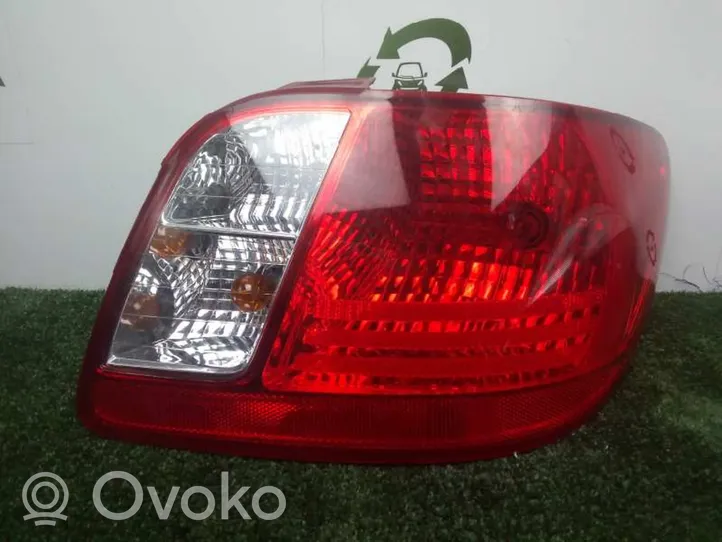 KIA Rio Задний фонарь в кузове 