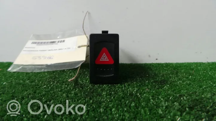 Volkswagen Passat Alltrack Hazard light switch 3B0953235D
