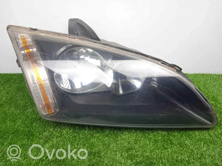 Ford Focus Lampa przednia 