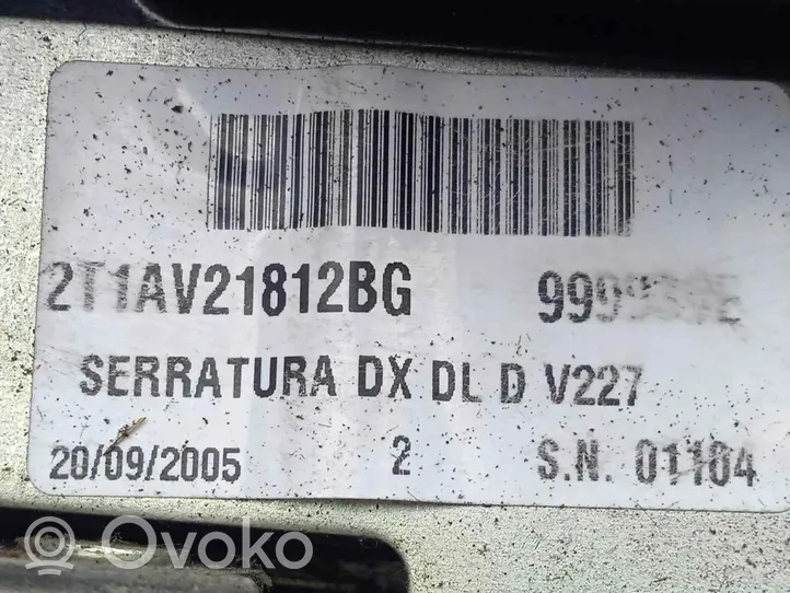 Ford Tourneo Zamek drzwi przednich 2T1AV21812BG