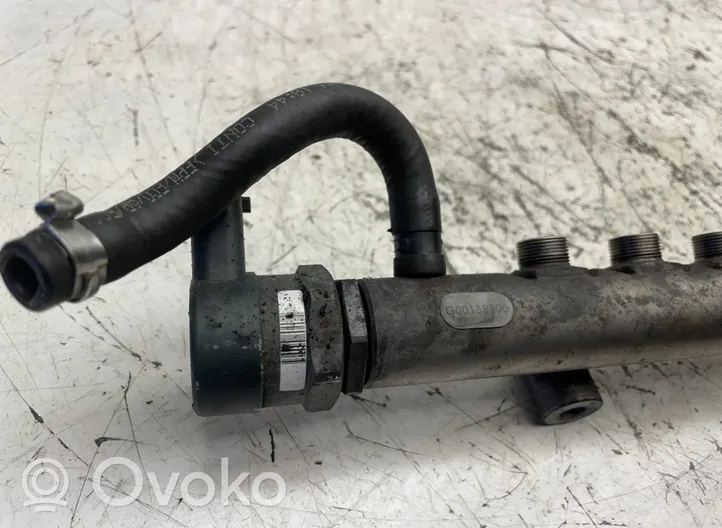 Volvo S60 Fuel main line pipe 