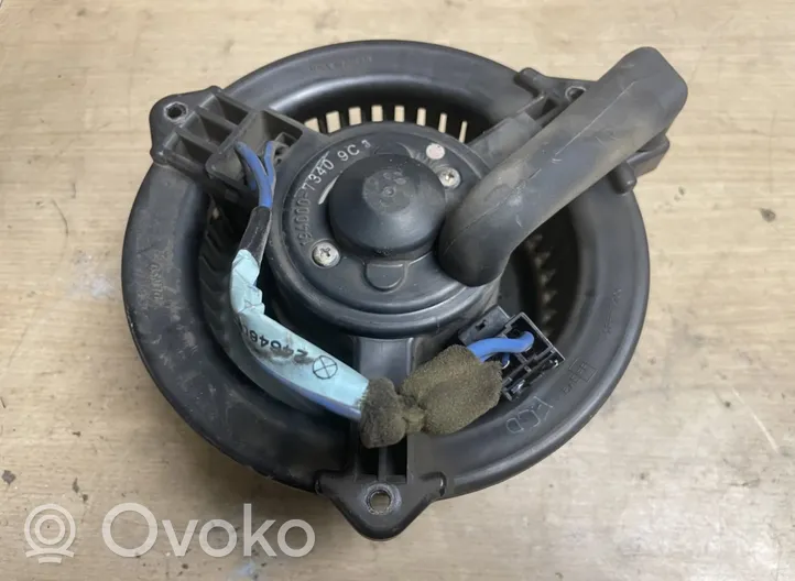 Toyota Corolla Verso E121 Pečiuko ventiliatorius/ putikas 