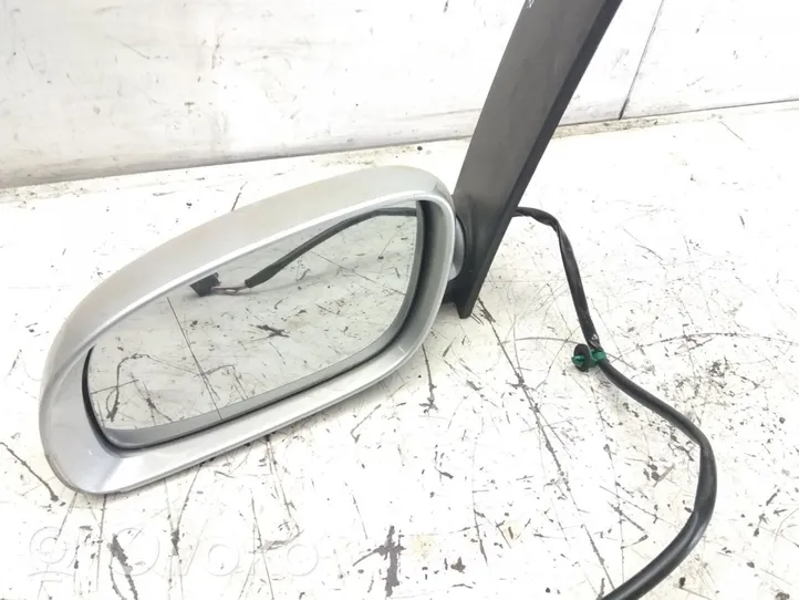 Volkswagen Touran I Front door electric wing mirror 