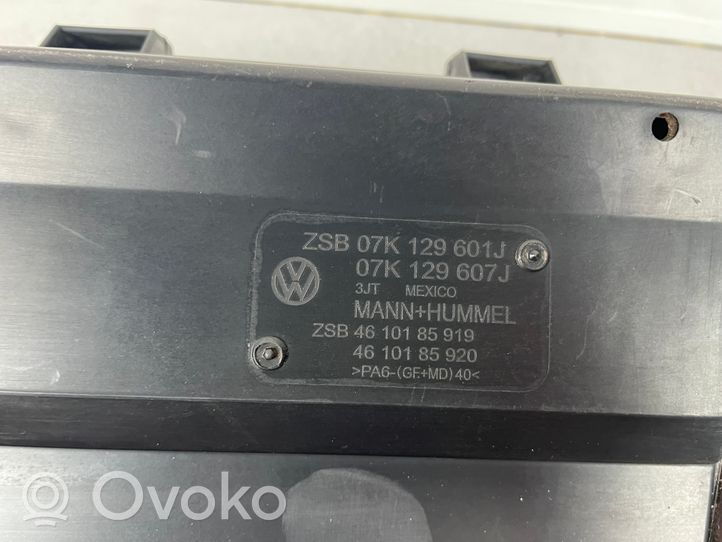 Volkswagen PASSAT B7 USA Ilmansuodattimen kotelo 07K129601J