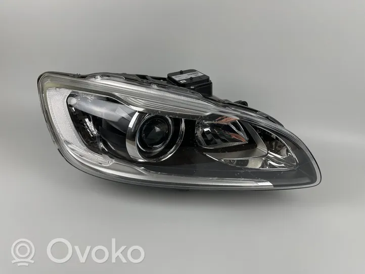 Volvo S60 Lampa przednia 31420262