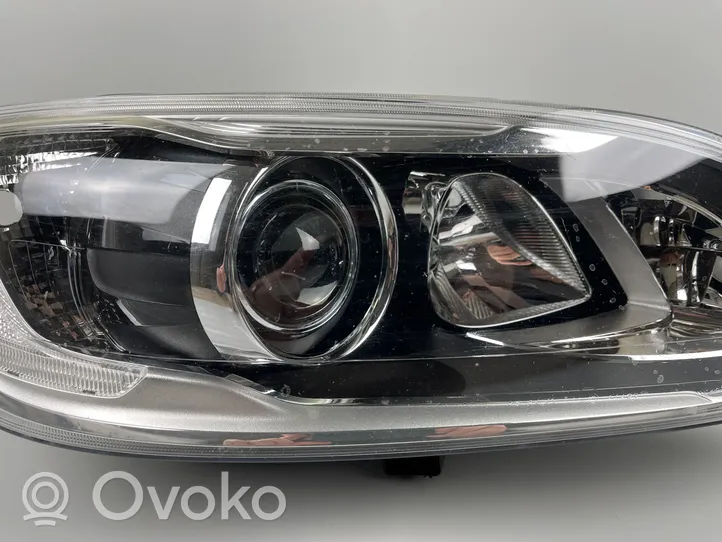 Volvo S60 Lampa przednia 31420262