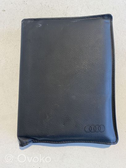 Audi Q7 4L Сервисная книжка 