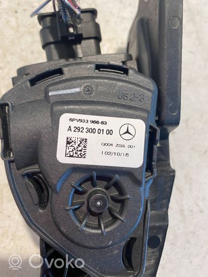 Mercedes-Benz GLE (W166 - C292) Gaspedal A2923000100