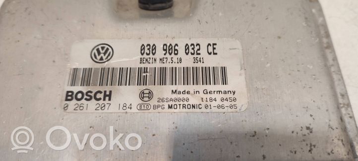 Volkswagen PASSAT B7 Moottorin ohjainlaite/moduuli 030906032CE