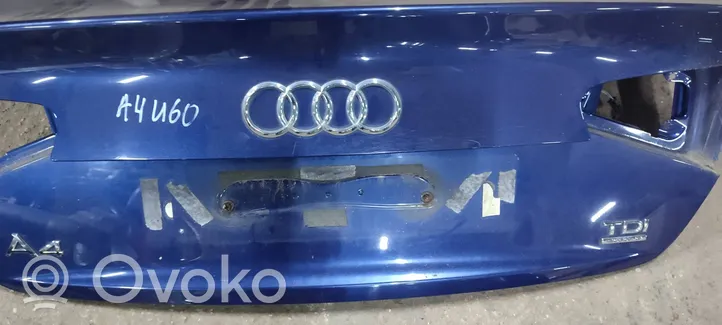 Audi A4 S4 B8 8K Takaluukun/tavaratilan kansi 