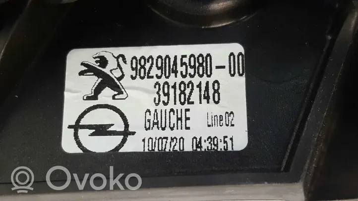 Peugeot 208 Elektryczny podnośnik szyby drzwi tylnych 9829046180