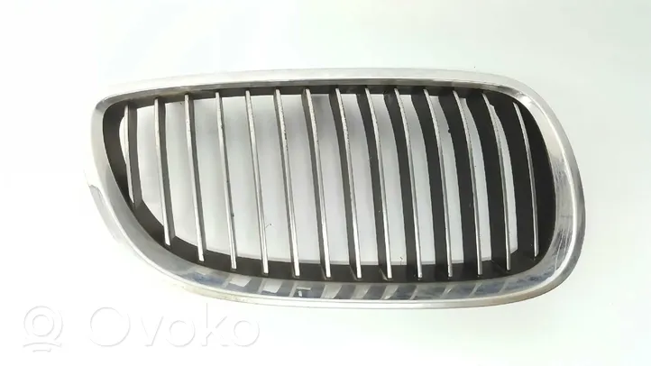 BMW 3 E92 E93 Grille calandre supérieure de pare-chocs avant 22405910