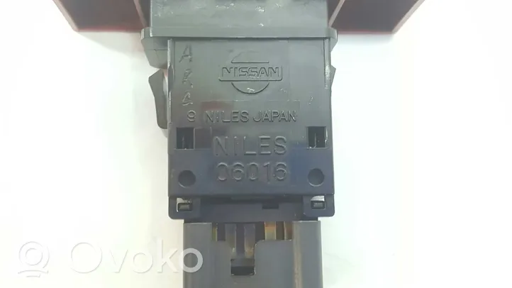 Nissan X-Trail T30 Autres commutateurs / boutons / leviers NILES06016