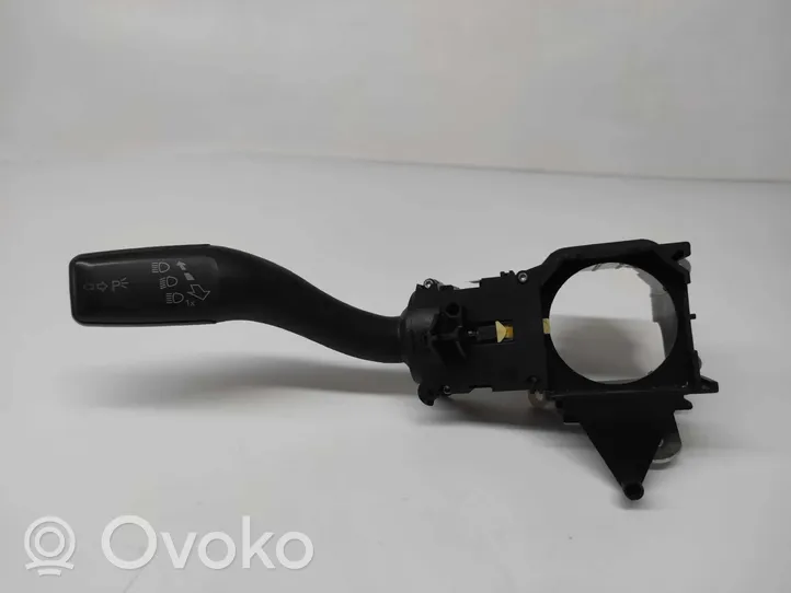 Seat Exeo (3R) Suuntavilkun vipu 4E0953513K4PK