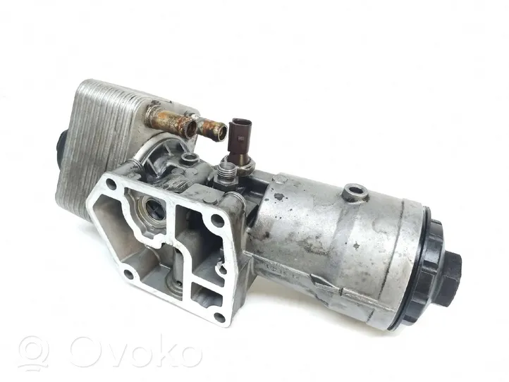 Volkswagen Golf V Supporto di montaggio del filtro dell’olio 045115389J