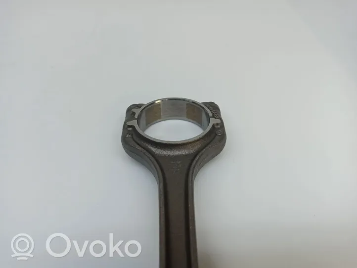 Volkswagen Golf VII Connecting rod/conrod 04C107065BC