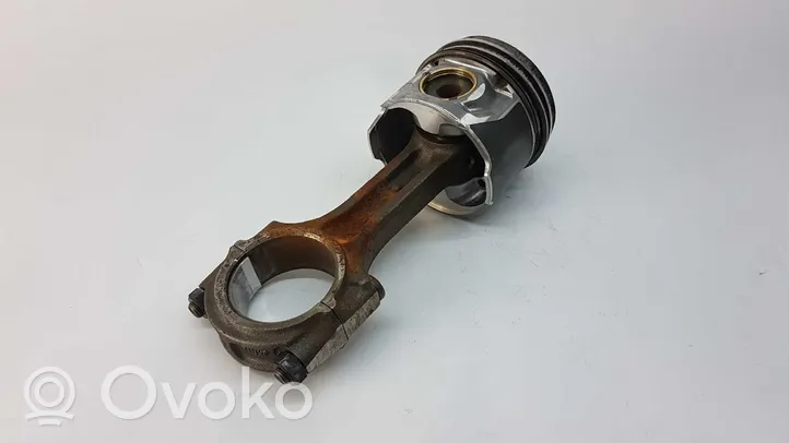 Hyundai Terracan Piston 235104X000