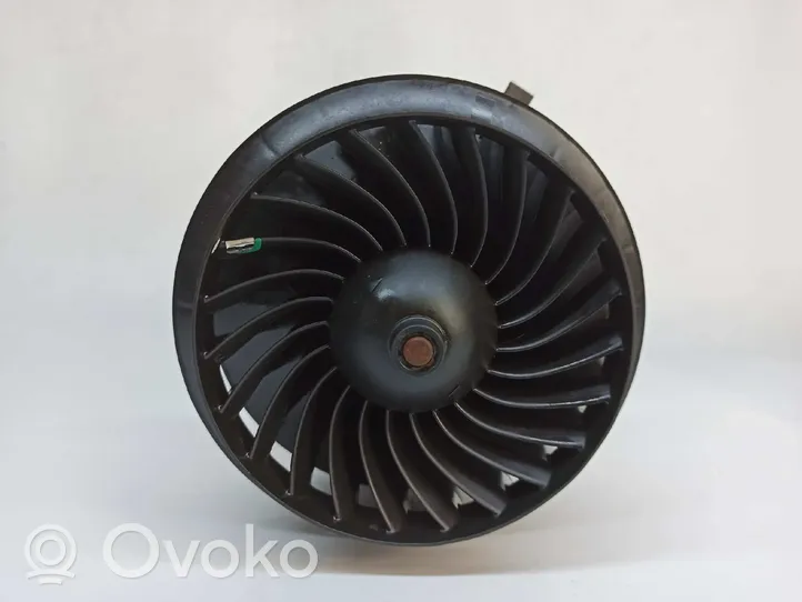 Mercedes-Benz C W205 Ventola riscaldamento/ventilatore abitacolo F011500093