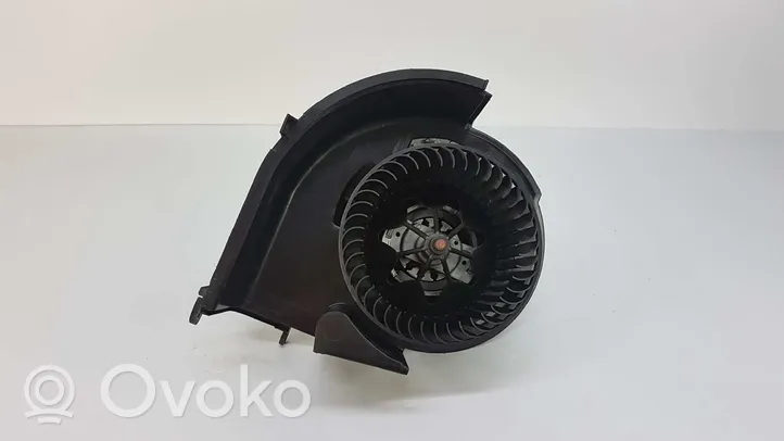 BMW X5 F15 Pečiuko ventiliatorius/ putikas 