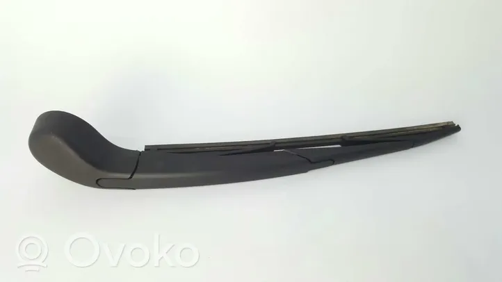 Ford Focus Aizmugurējā loga tīrītāja kājiņa BM5117406AC