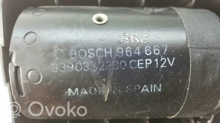 Nissan Serena Etupyyhkimen vivusto ja moottori 9390332230