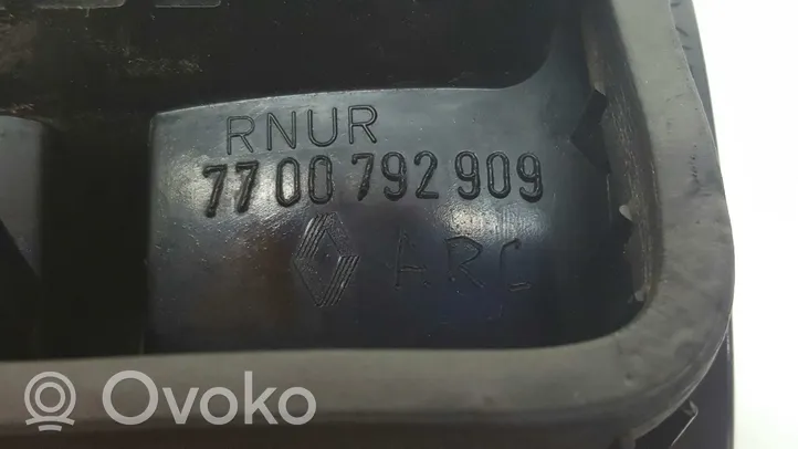 Renault 21 Lampy tylnej klapy bagażnika 7701035699