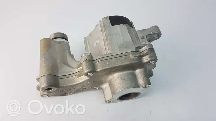 Ford Focus Sähköinen jäähdytysnesteen apupumppu 2223721