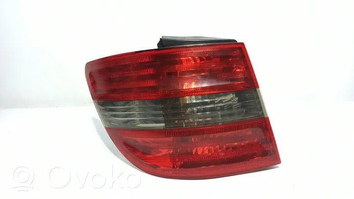 Mercedes-Benz B W245 Luci posteriori del portellone del bagagliaio A1698202364