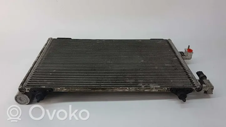 Peugeot 607 Radiateur condenseur de climatisation E163236