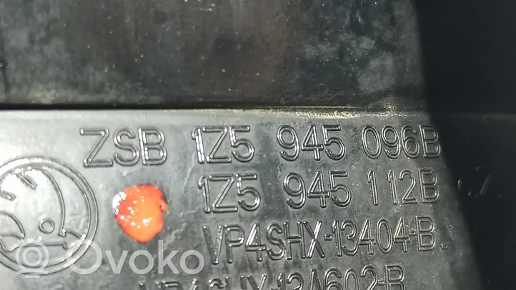 Skoda Octavia Mk2 (1Z) Luci posteriori 1Z5945096B