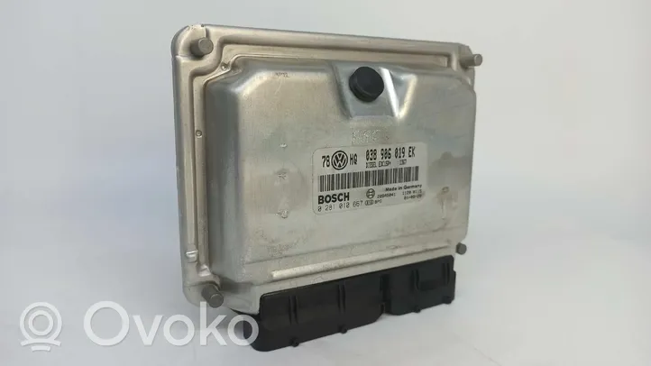 Volkswagen PASSAT B5.5 Komputer / Sterownik ECU silnika 0281010667