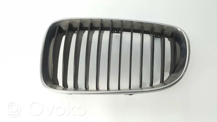 BMW 1 E81 E87 Maskownica / Grill / Atrapa górna chłodnicy 