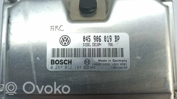 Volkswagen Polo IV 9N3 Unité de commande, module ECU de moteur 0281012194
