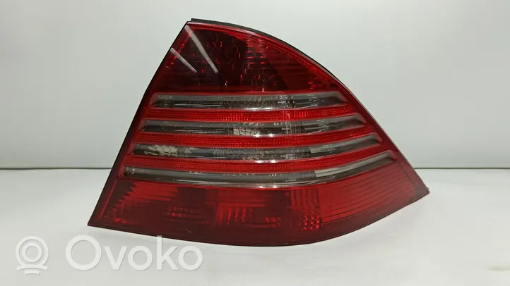 Mercedes-Benz S W220 Luci posteriori A2208200864