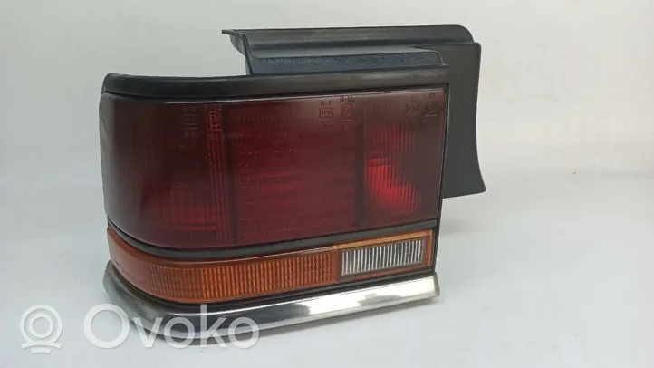 Chrysler Saratoga Lampy tylnej klapy bagażnika 22205