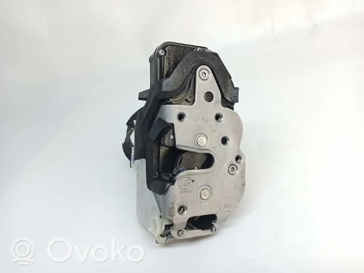 Opel Mokka Front door lock 3023880