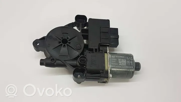 Volkswagen Polo Takaoven ikkunan nostomoottori 0130822695