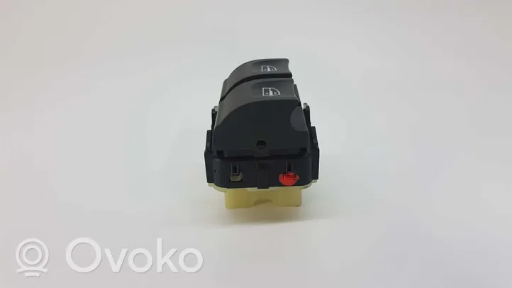 Renault Clio IV Electric window control switch 10023697