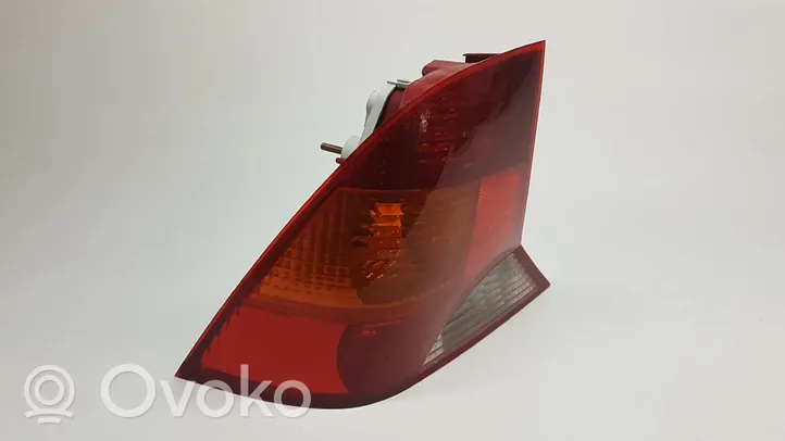 Ford Focus Lampy tylnej klapy bagażnika 1150022